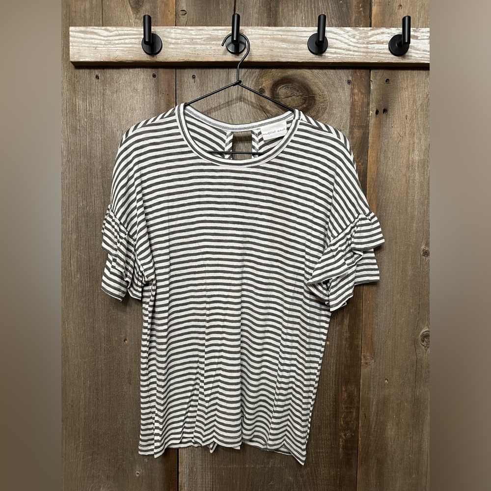 Mustard Seed Ruffle Sleeve Striped Top in Gray White Size Small